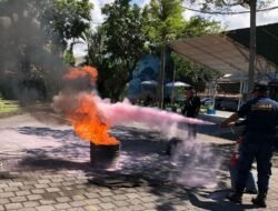 PLN Icon Plus SBU Regional Bali dan Nusa Tenggara Gelar Simulasi Kebakaran dan Edukasi K3 Bersama Damkar
